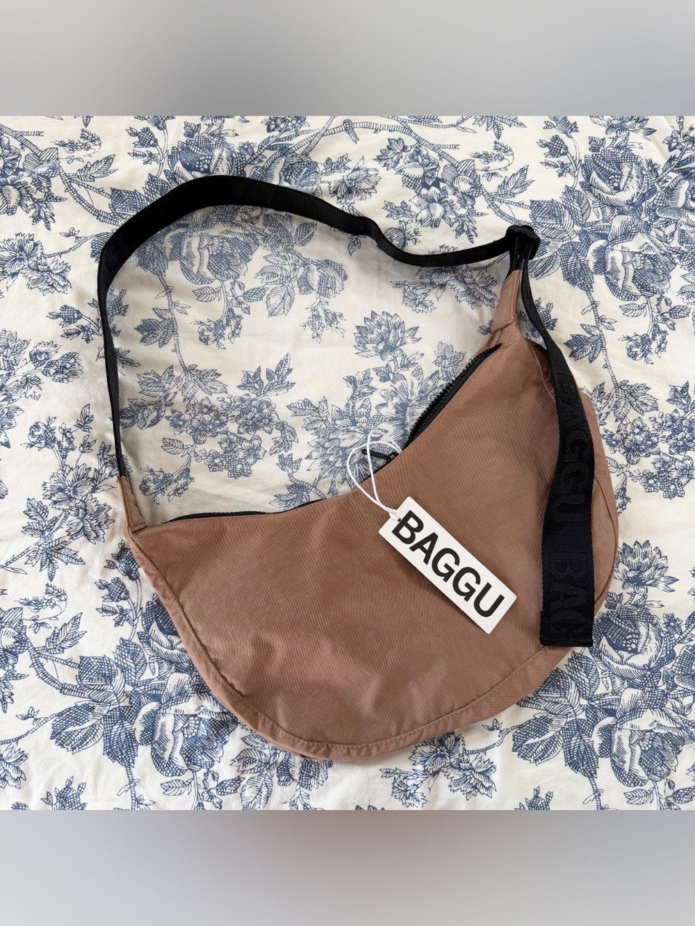 Baggu Medium Nylon Crescent Bag Cocoa Brown New Crossbody